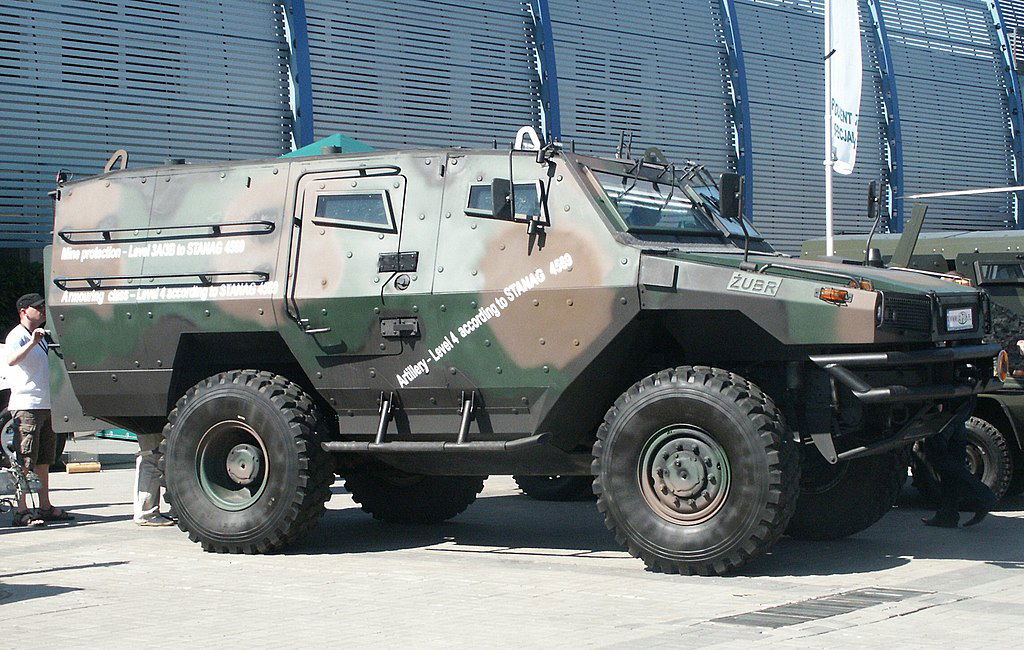 Senegal army AMZ-Kutno_Zubr_MSPO09a Pibwl via Wikimedia.