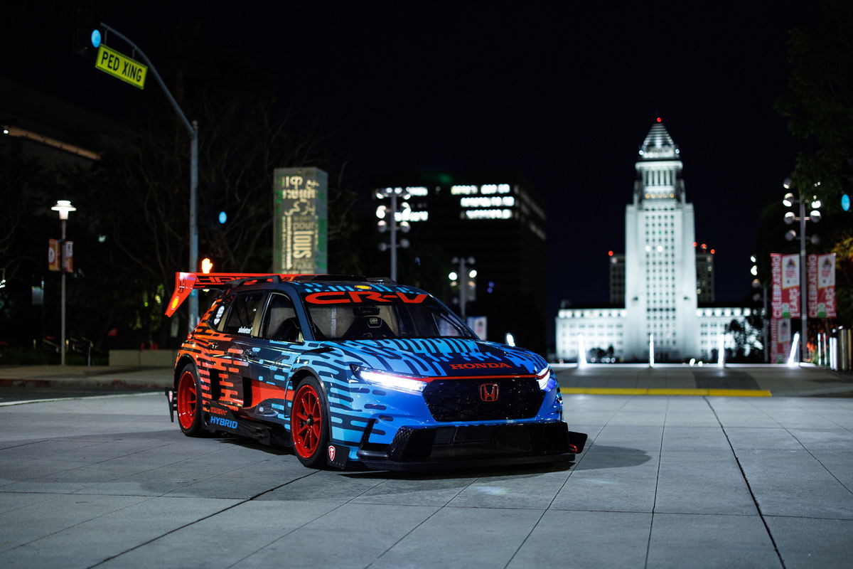 Honda CR-V Hybrid Racer IndyCar.