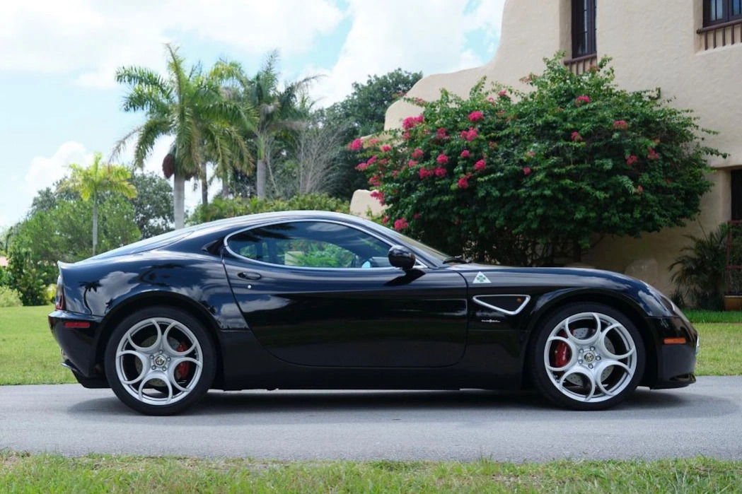 2008_alfa-romeo_8c-competizione for sale.