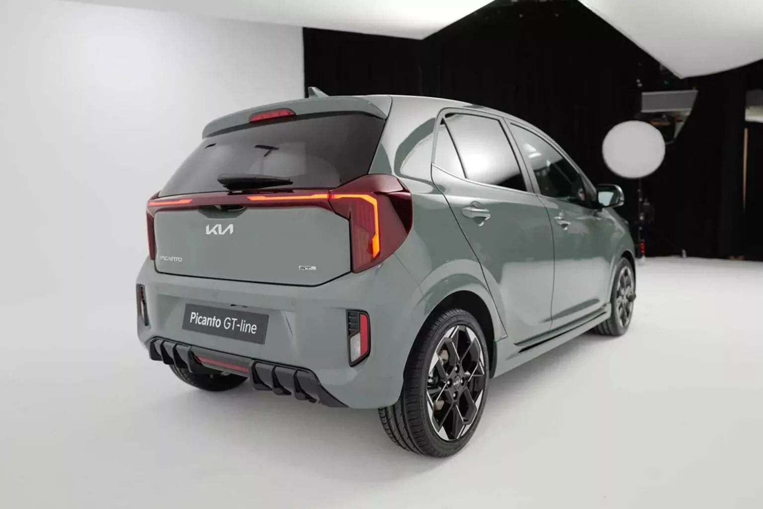 Redesigned Kia Picanto leaked images.