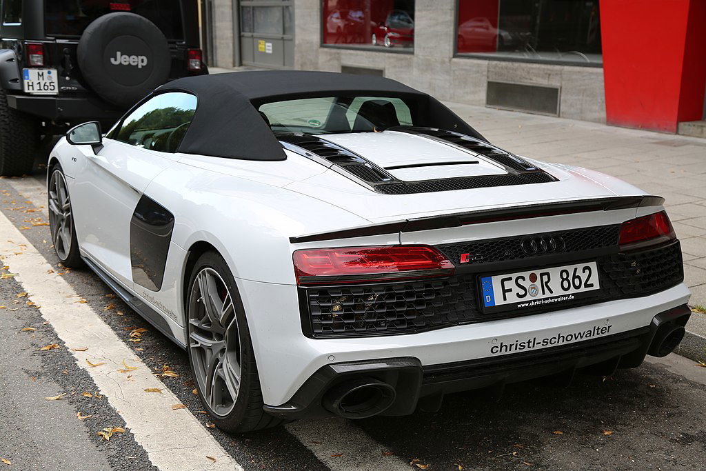 The prettiest cars ever - Audi R8 Spyder Henning Schlottmann (User:H-stt) via Wikimedia