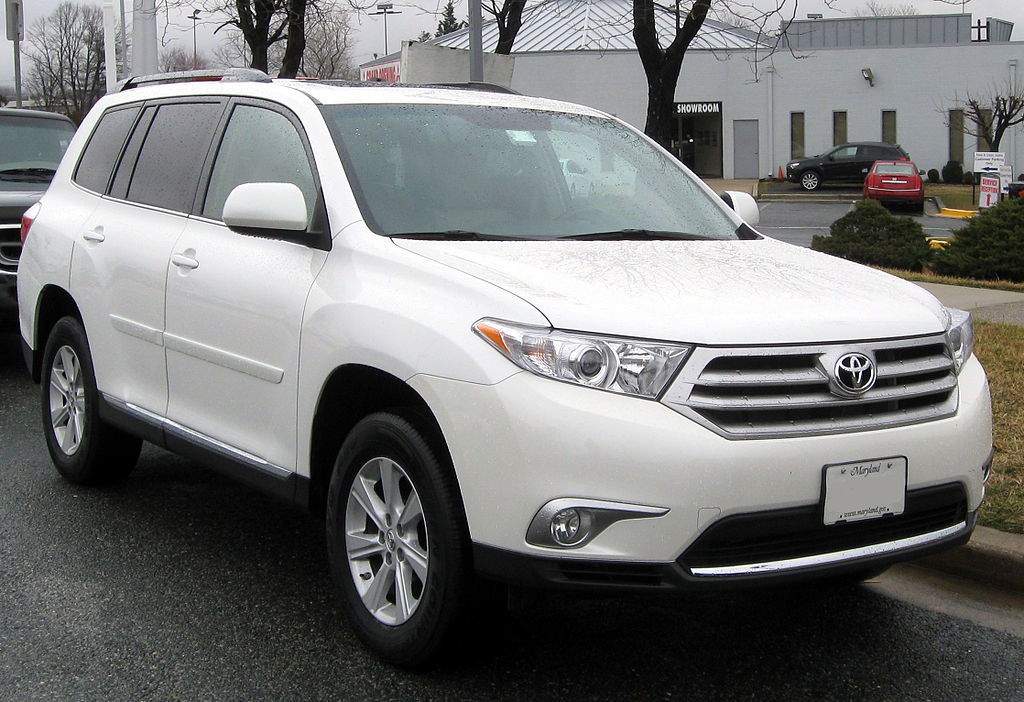 fastest selling used cars - 2011-2012_Toyota_Highlander IFCAR via Wikimedia.