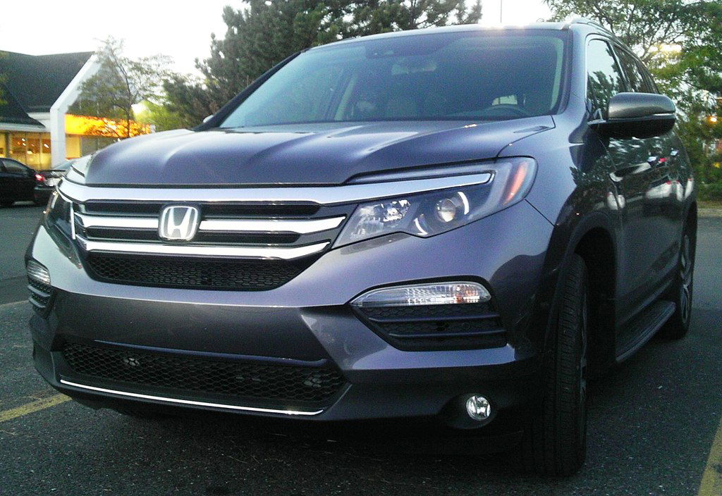 Used cars to avoid - 2016_Honda_Pilot Bull-Doser via Wikimedia.