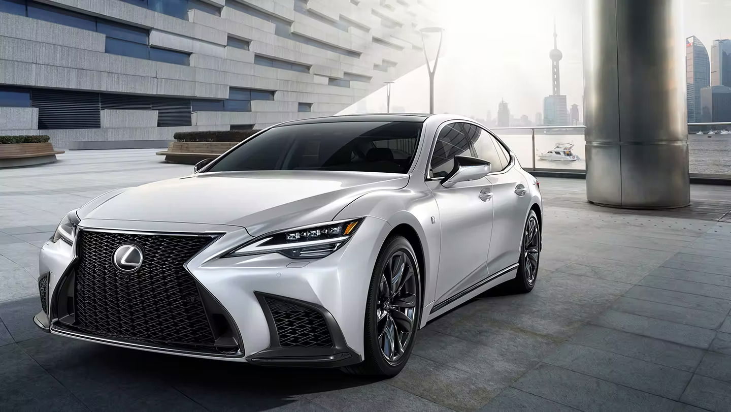 Top 10 luxury sedan 2023 - Lexus LS.