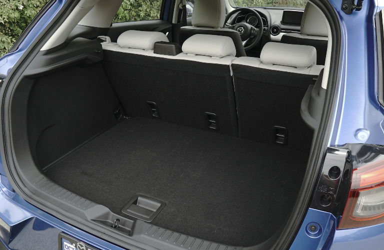 2017-Mazda-CX-3-cargo-area-seats-upright.