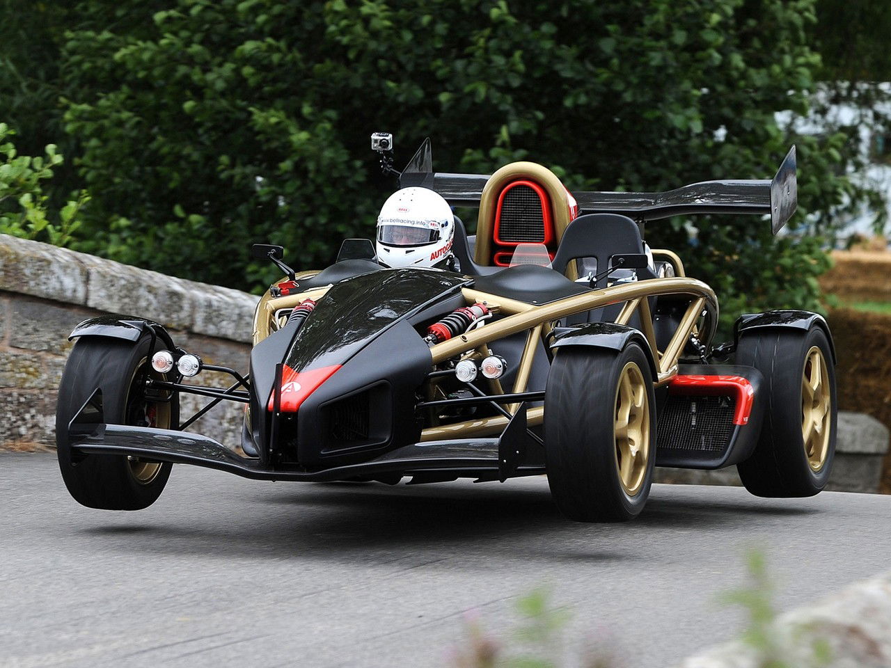 Fastest manual transmission cars - ARIEL-Atom-500-V8 via Auto Evolution.