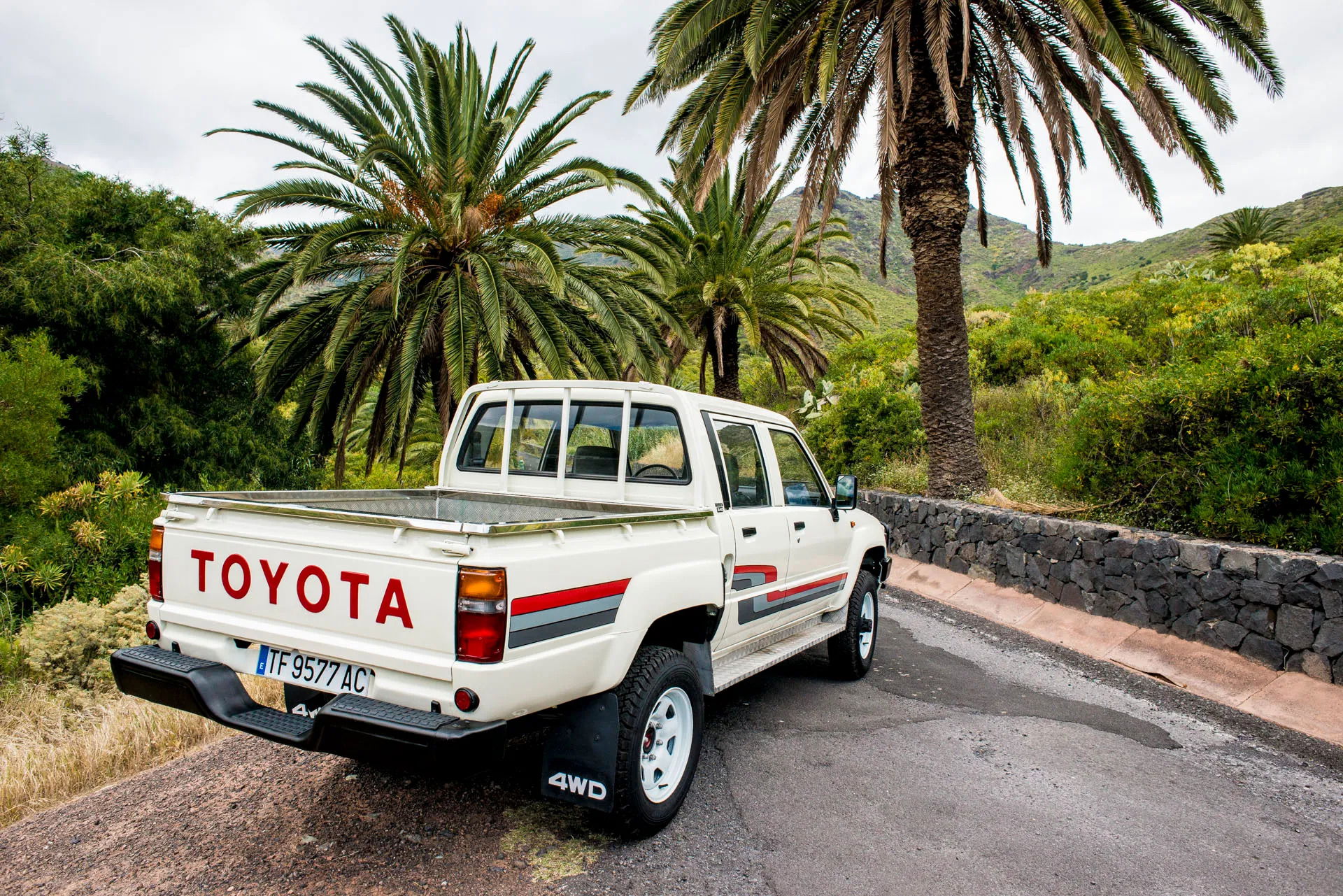 1988_toyota_hilux fuel economy via Bring a Trailer.