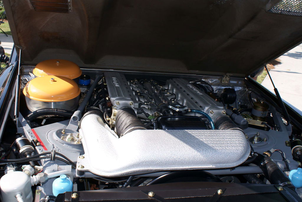 1988 Lamborghini_LM002_1988_Engine Valder137 via Wikimedia.