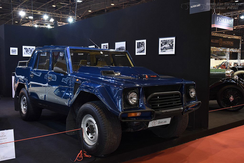 Lamborghini_LM002 features Alexandre Prévot f via Wikimedia.