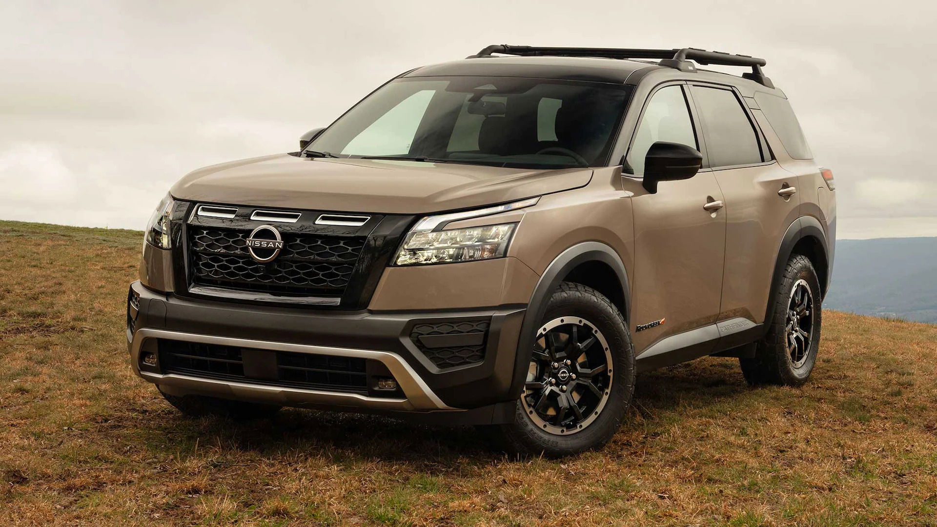 Nigeria's most popular SUVs - Nissan Pathfinder.