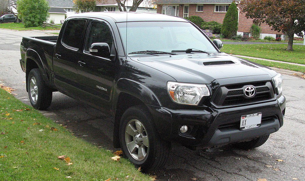 2015_Toyota_Tacoma_Double_Cab_Long_Bed,_Front_Right  via Wikimedia.