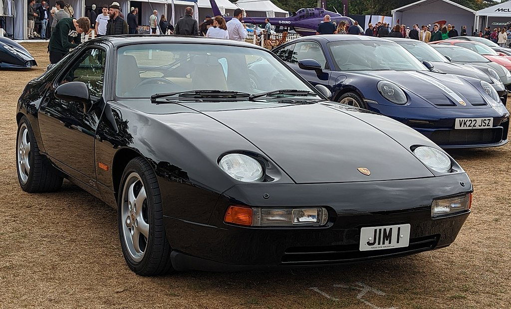 1995_Porsche_928_GTS_Auto Calreyn88 via Wikimedia.