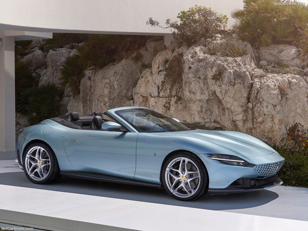 The latest Ferrari models - Ferrari Roma Spider.