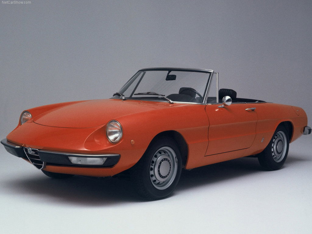 1967 Alfa_Romeo-Spider Duetto.