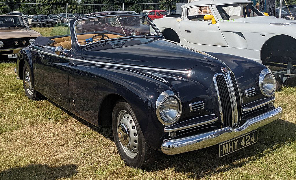 Bristol_401 cabriolet Calreyn88 via Wkimedia.