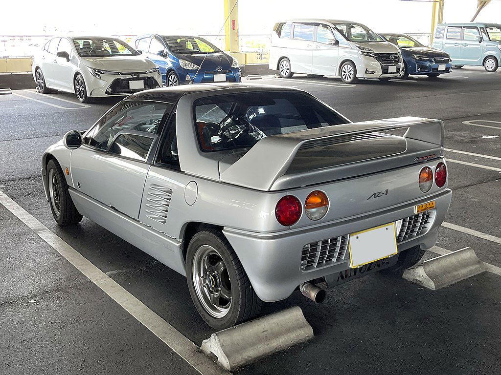 1992-1995 Autozam_AZ-1_MAZDASPEED_Version Tokumeigakarinoaoshima via Wikimedia.