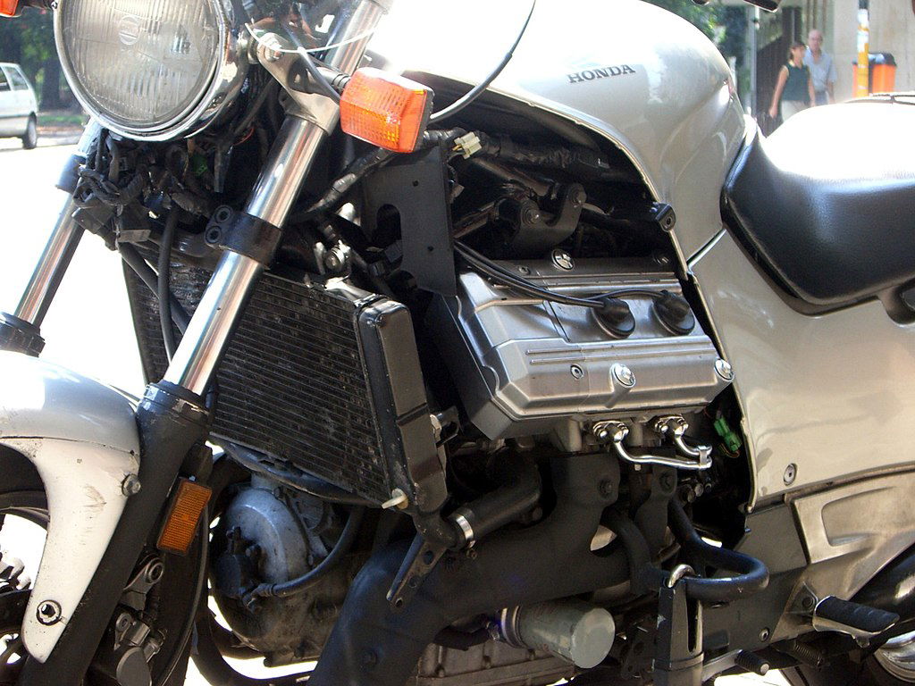 V4 engines in motorcycles - Honda_ST1100_engine_closeup Gisela Giardino via Wikimedia.