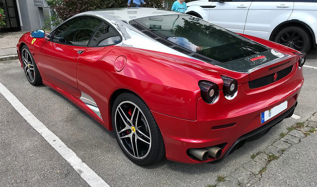 Ferrari_F430 XoMEoX via Wikimedia.