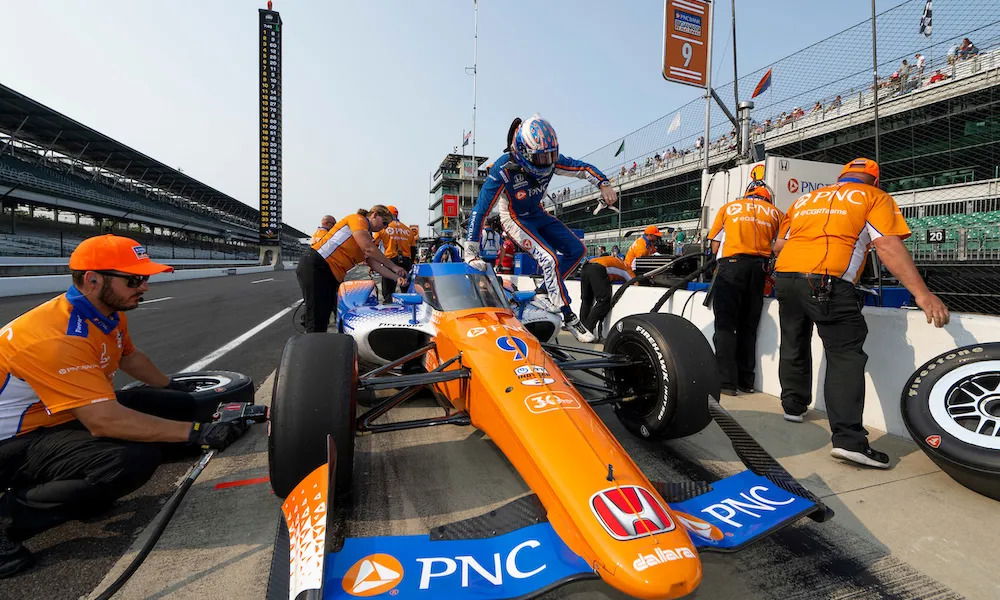 Scott Dixon 2023 IndyCar engine swap via RACER.