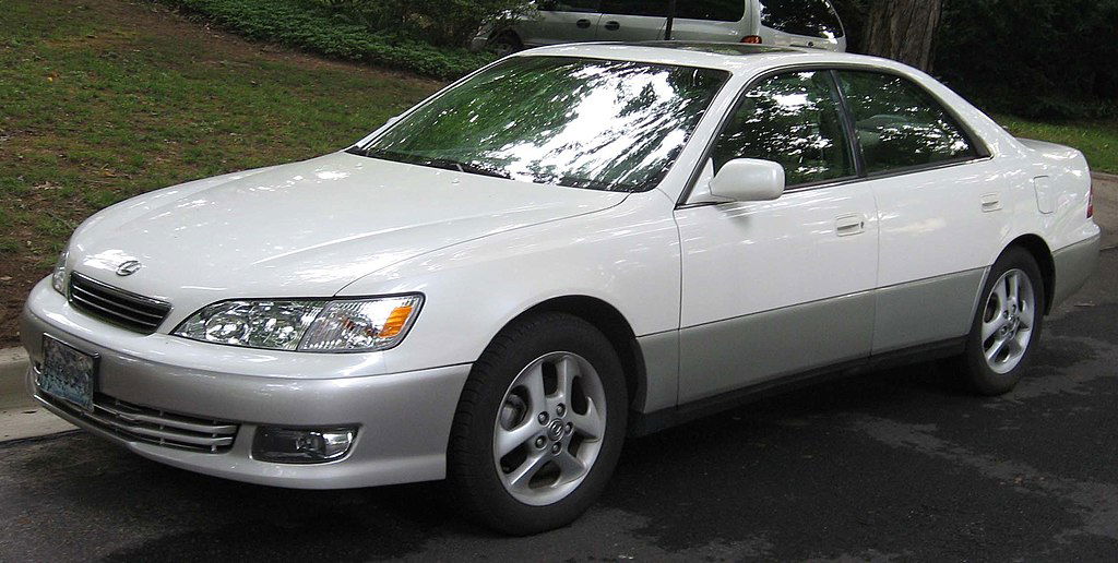 2000 Lexus_ES300 IFCAR via Wikimedia.