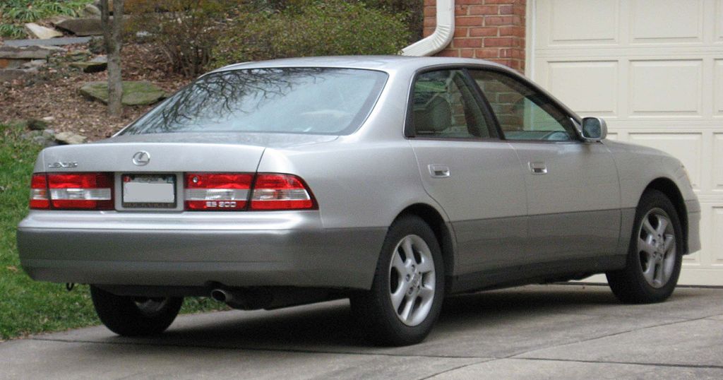 Cars that last - 2000 Lexus_ES300 rear IFCAR via Wikimedia.