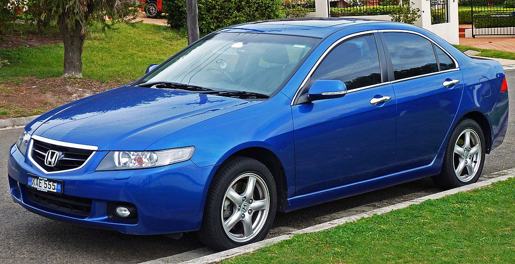 2003-2005_Honda_Accord_Euro_Luxury_sedan OSX via Wikimedia.