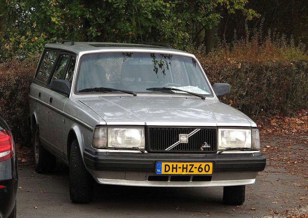 1991_Volvo_240_Polar_2.0_Estate Rutger Van der Mar via Wikimedia.