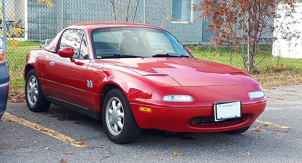 1990 Mazda_Miata via Wikimedia.