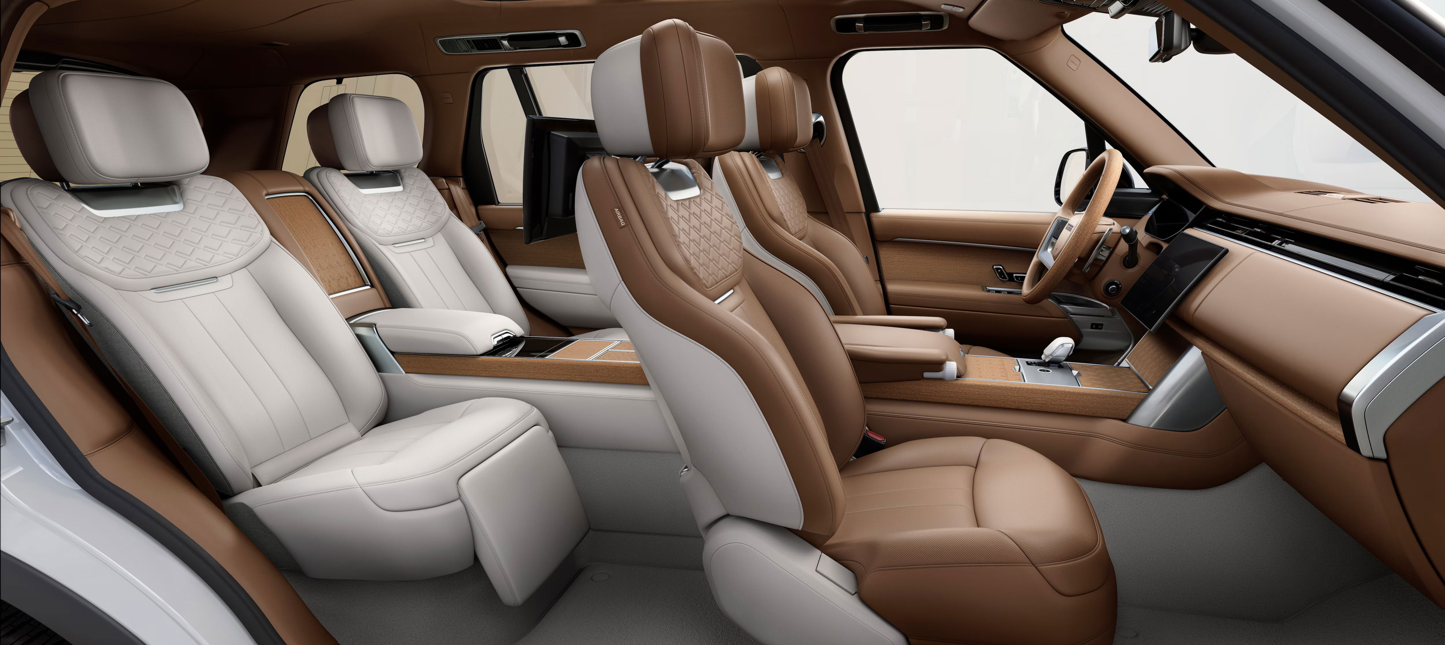 2024 Range Rover interior.