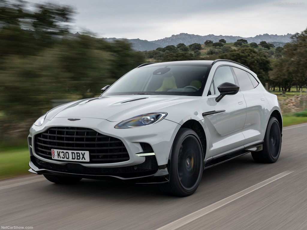 2023 Aston Martin DBX 707.