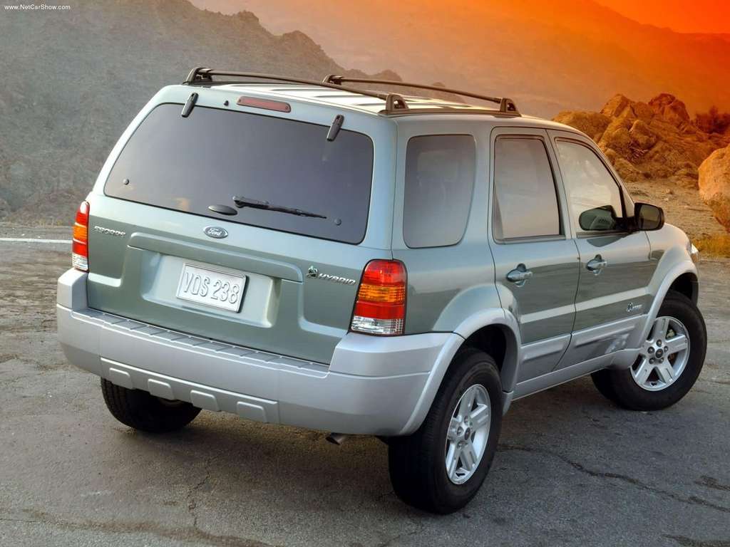 2005 Ford-Escape_Hybrid development.