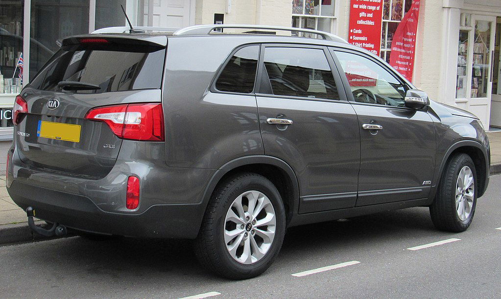 2014_Kia_Sorento_2.2_KX-3_4X4_Automatic_Rear Makizox via Wikimedia.