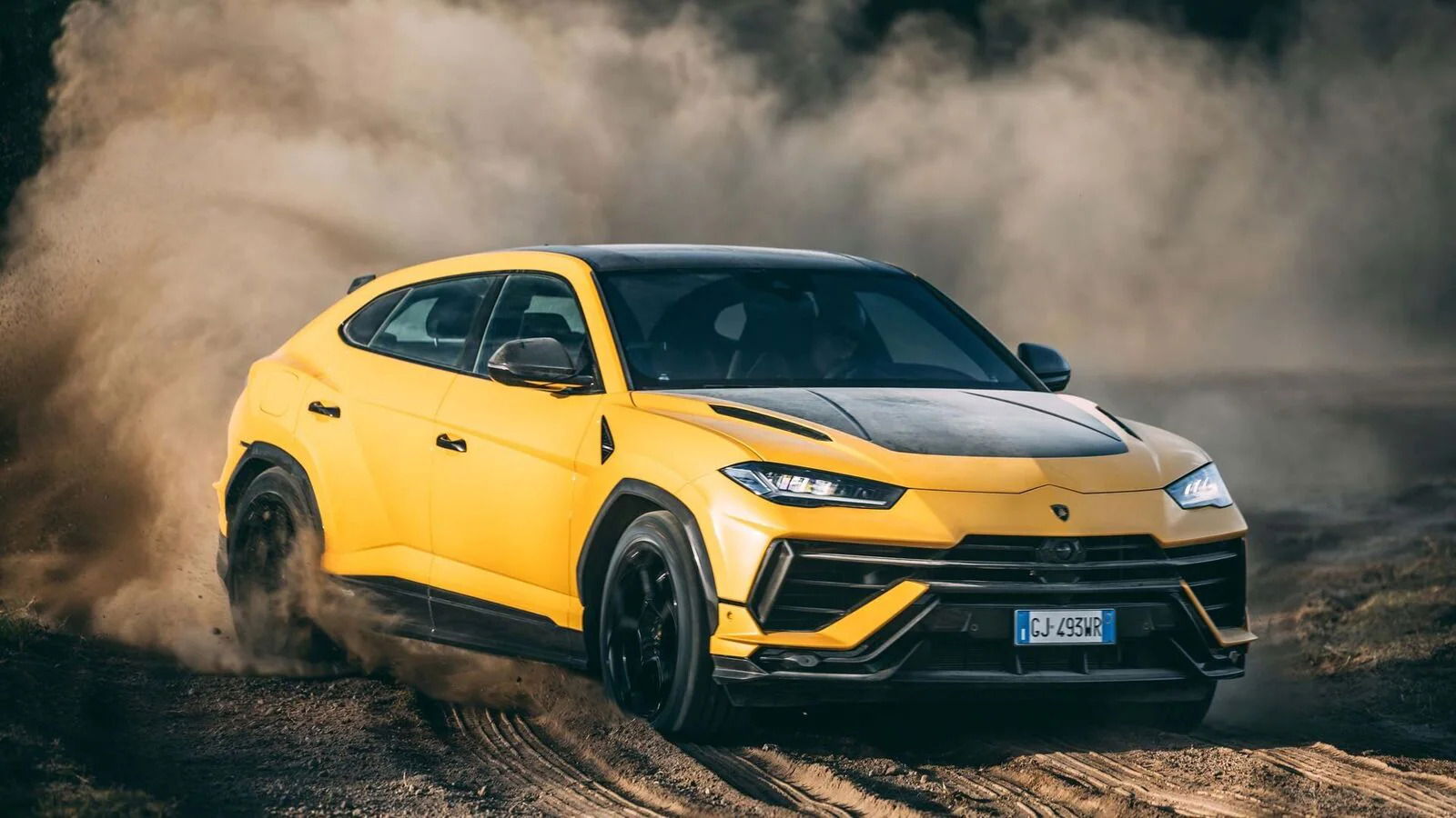 Lamborghini Urus performance and efficiency.