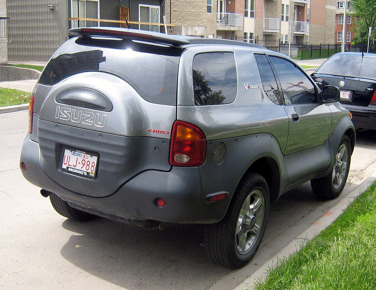 Isuzu_VehiCROSS_rear dave_7 via Wikimedia.