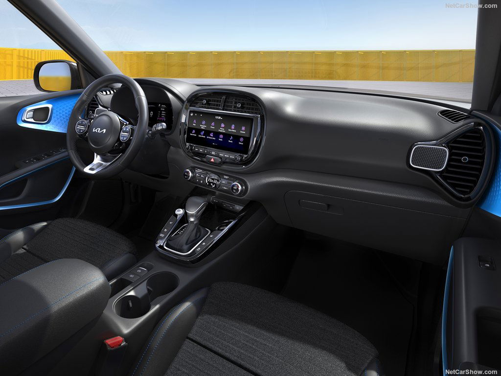 2024 Kia Soul interior.