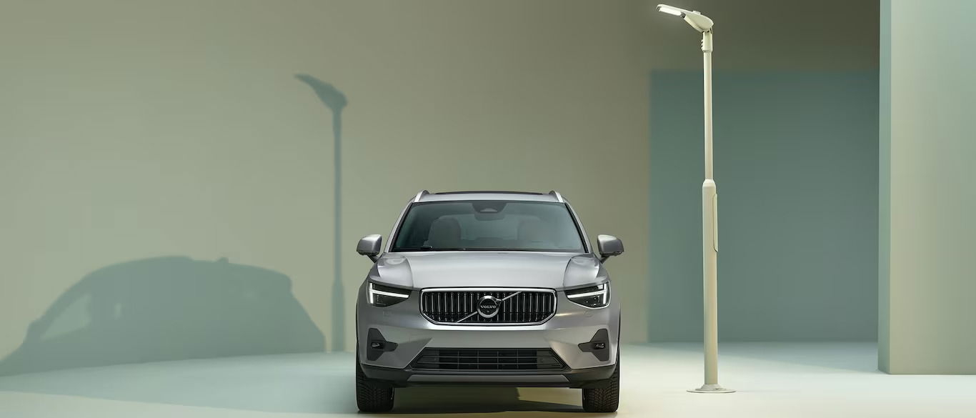 2024 Volvo XC40.