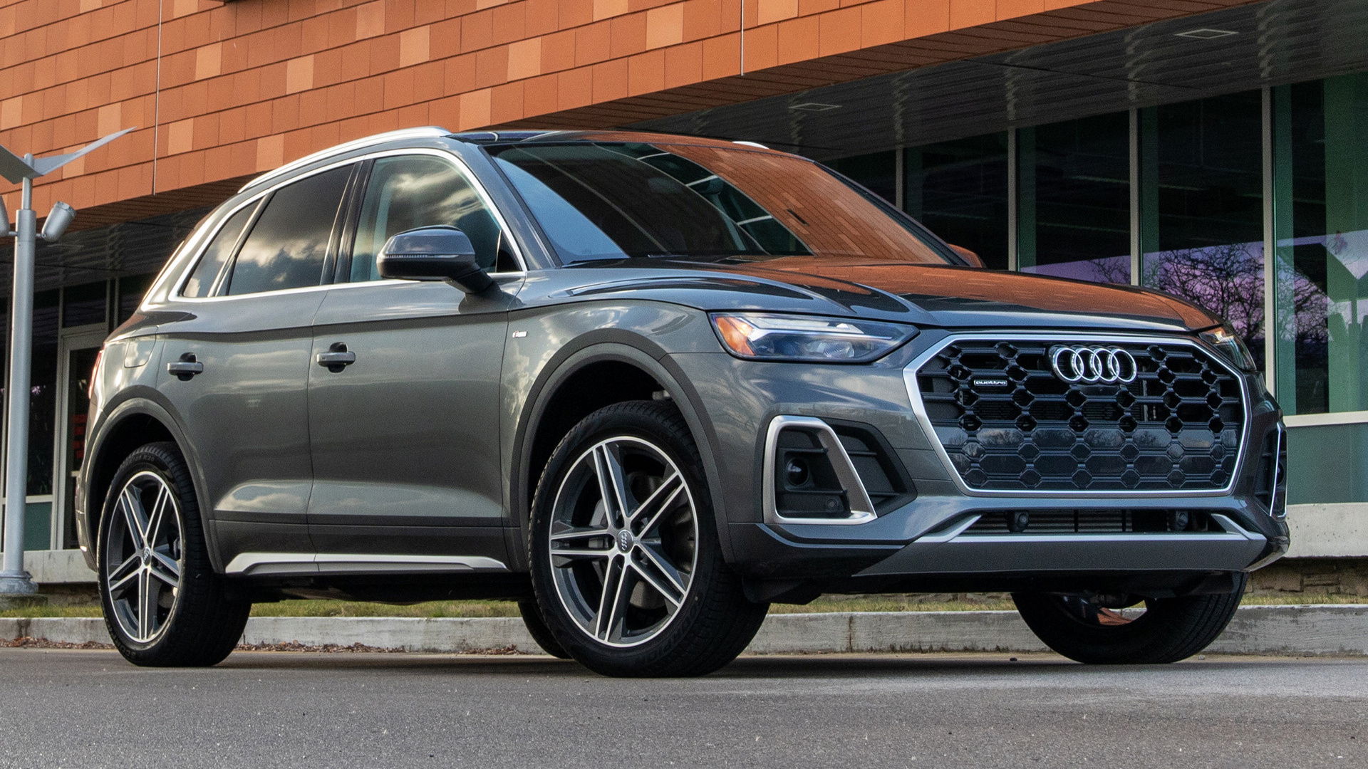 2021-audi-q5-plug-in-hybrid-s-line via CarPixel.