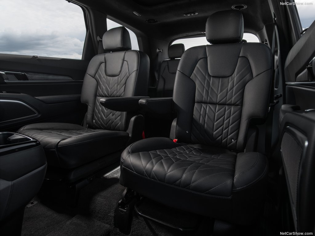 2024 Kia Telluride interior.