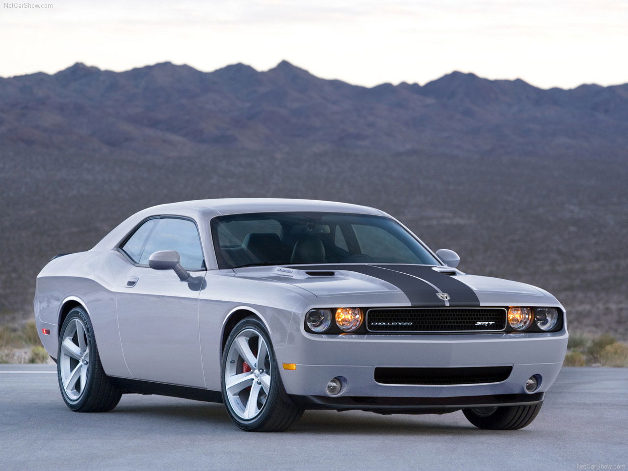 2009 Dodge Challenger SRT8.