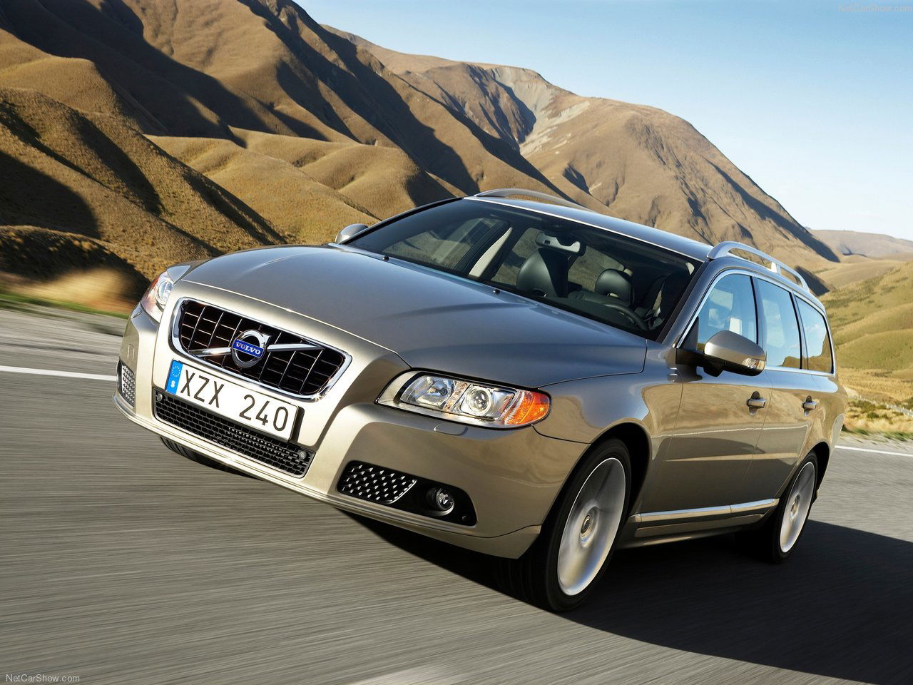 2008 Volvo V70.