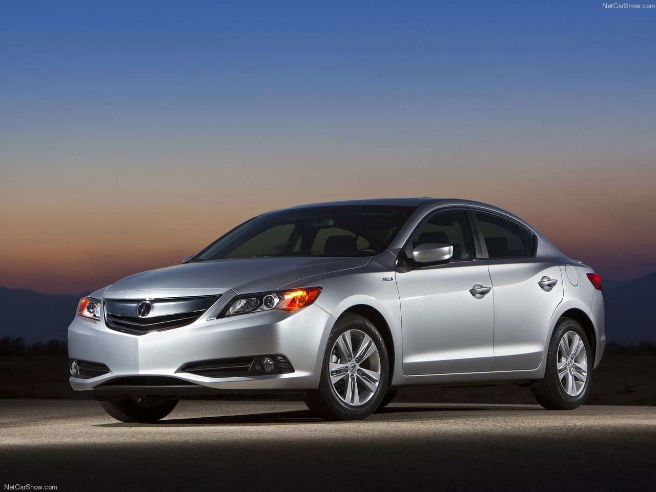 2013 Acura ILX.