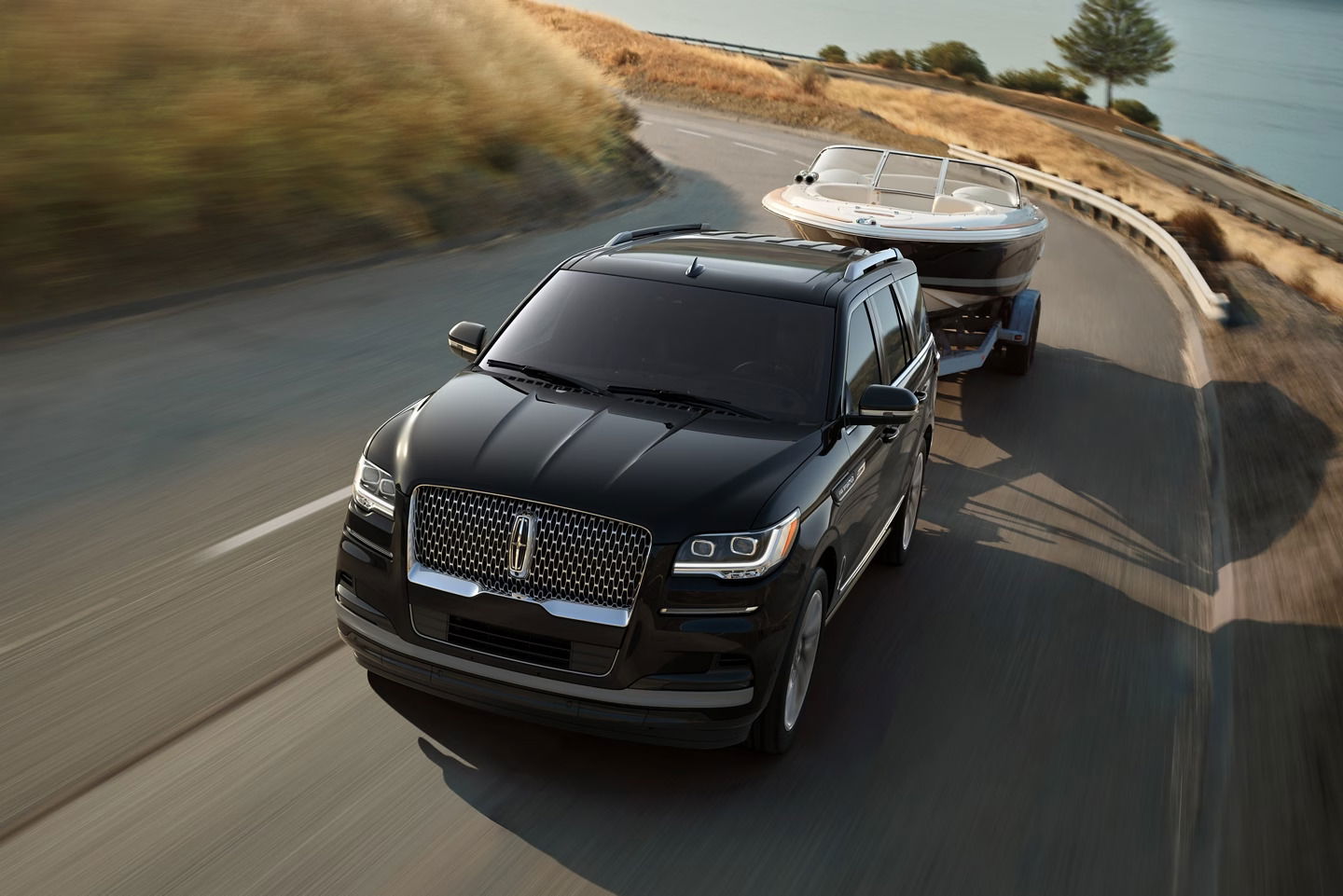 2024 Lincoln Navigator towing capacity.