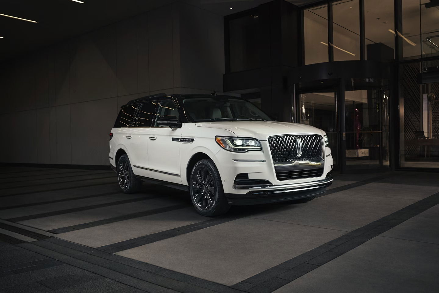 2024 Lincoln Navigator pricing.