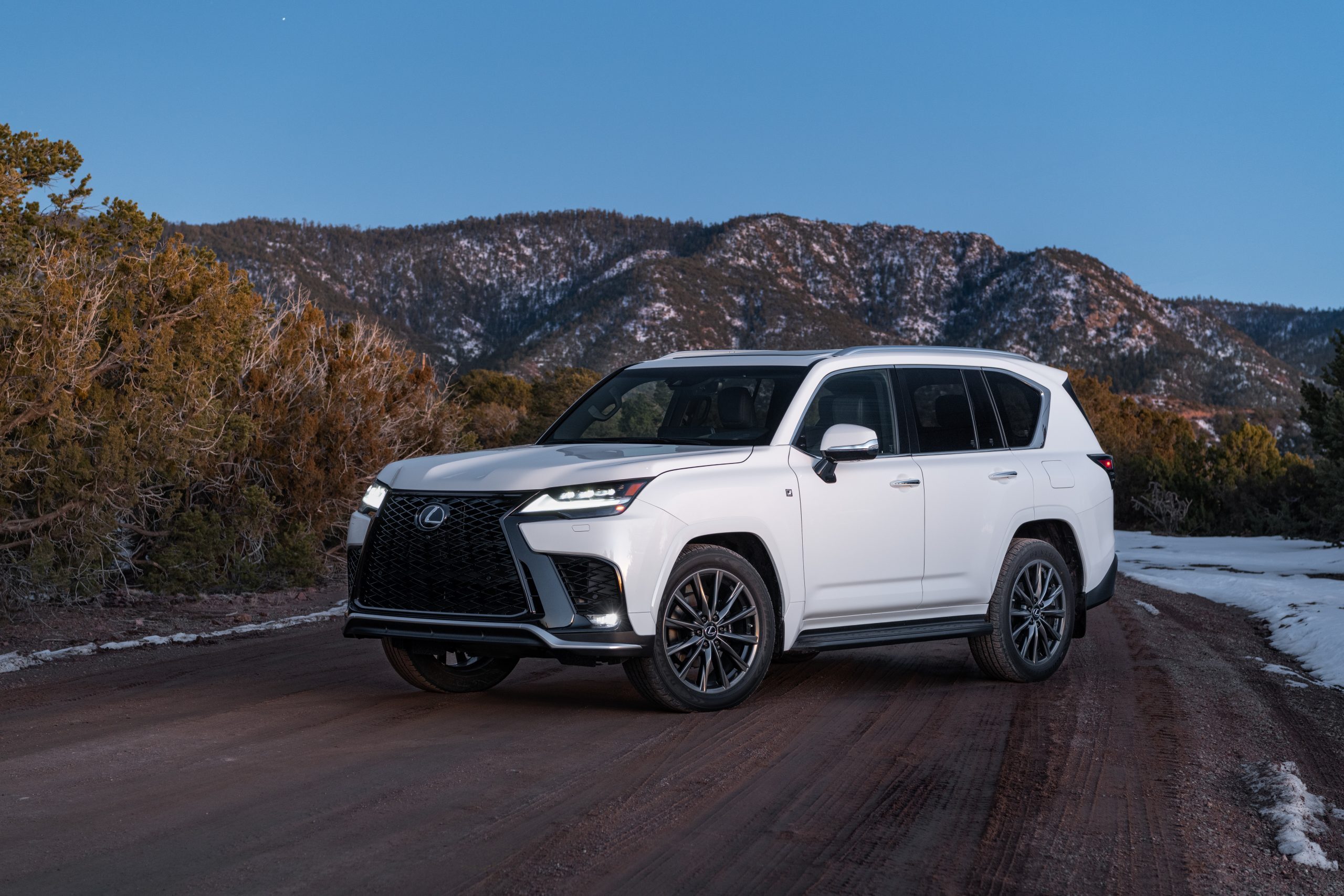 2024 Lexus LX600 colors.