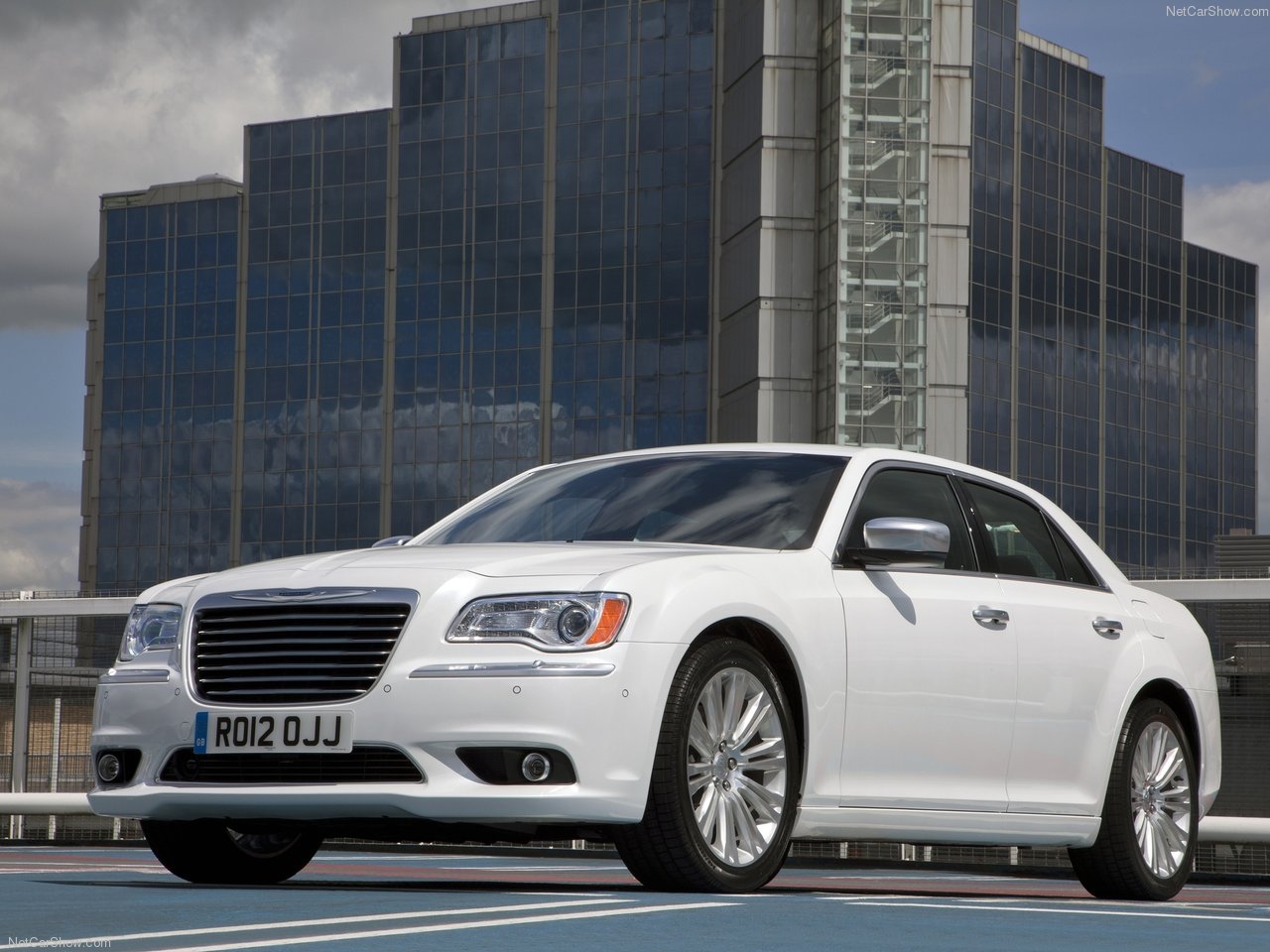 2012 Chrysler 300C SRT8.