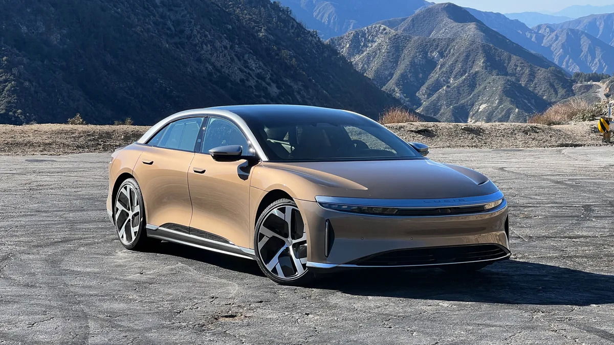 2022 Lucid Air Dream Performance Edition (21" Wheels).