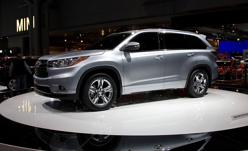 2014 Toyota Highlander trim levels.