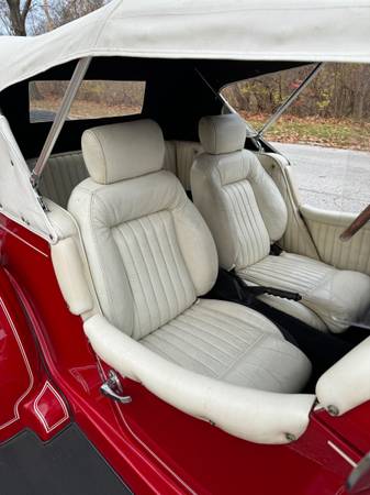 Mercedes-Benz Gazzele interior.