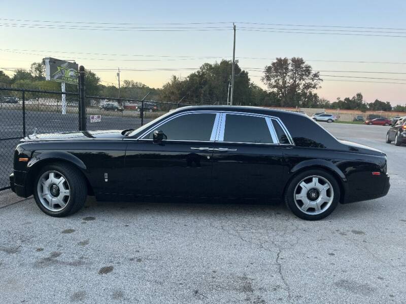 2005 Rolls-Royce Phantom engine, drivetrain, and performance.