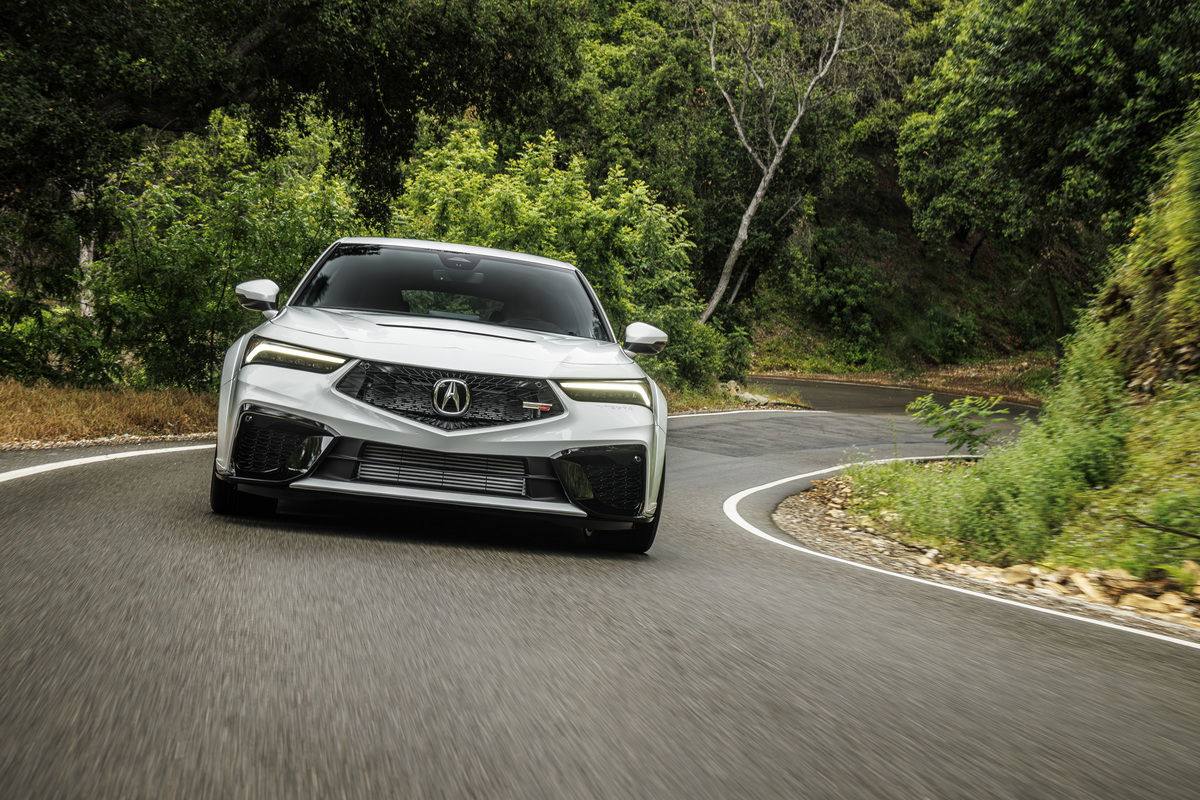 2024 Acura Integra Type S uses a lightweight single-mass flywheel.